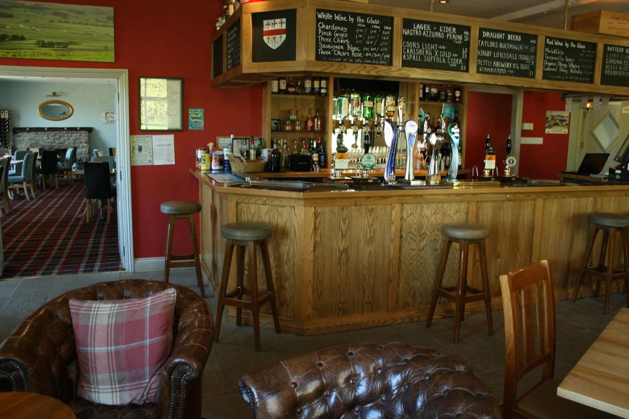 The Craven Arms Hotel Settle Bagian luar foto